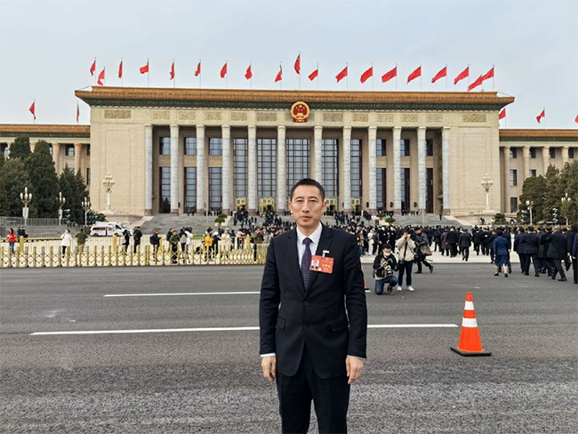 全國人大代表周金波建議65歲以上全民覆蓋養(yǎng)老金